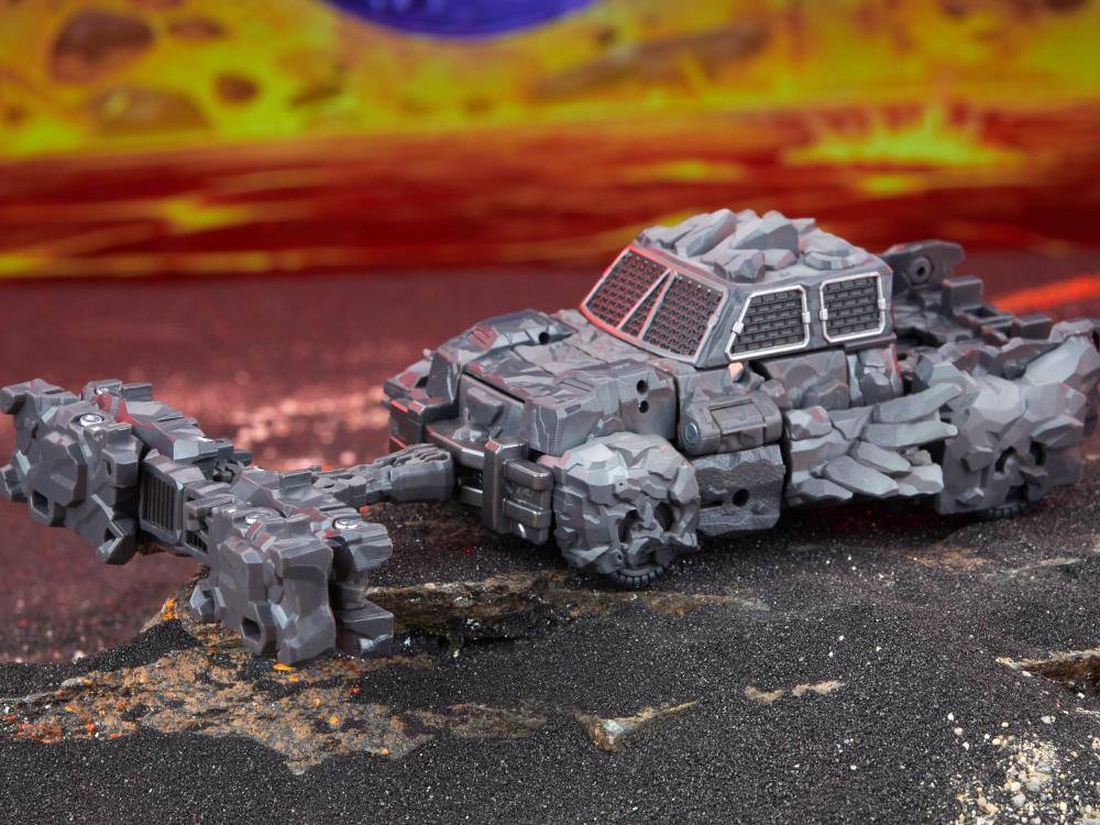 Transformers Generations Legacy United Deluxe Class Infernac Universe Magneous Action Figure