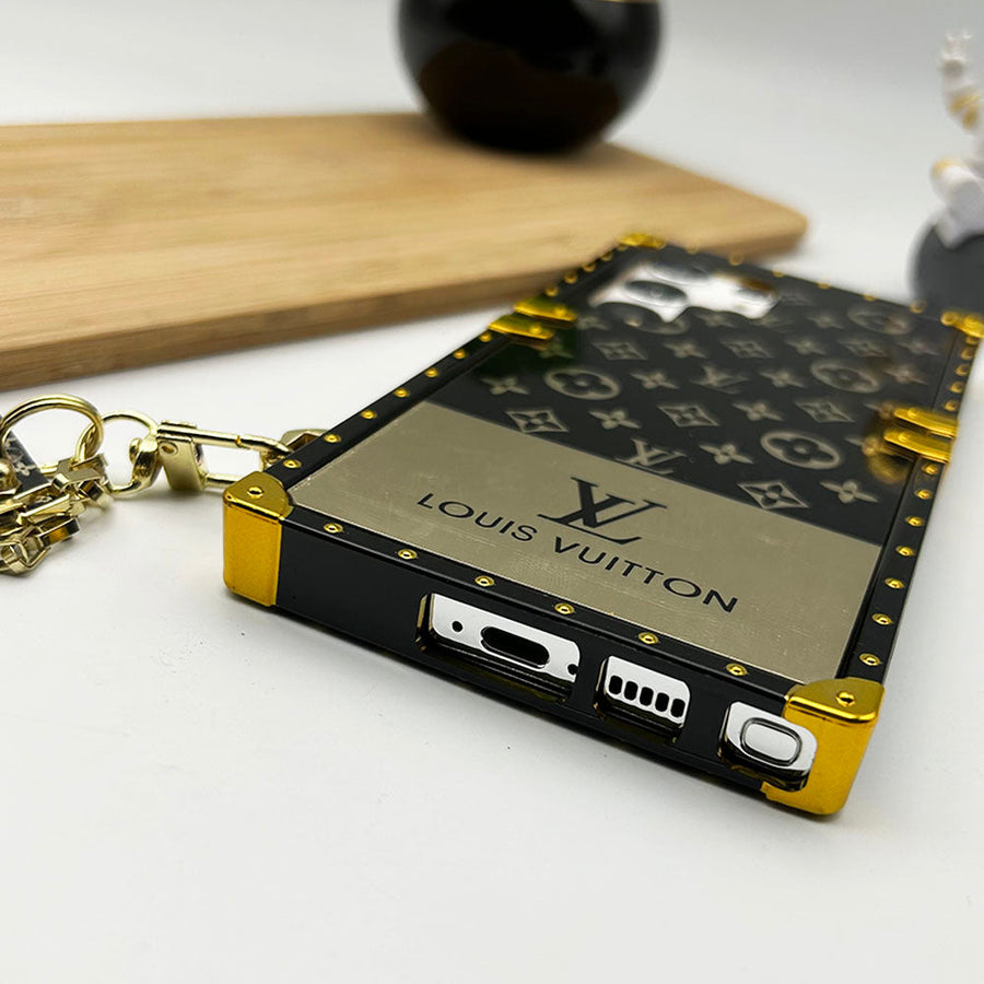 Luxury Designer Trunk Case with Chain for Samsung Galaxy S22-26 Series